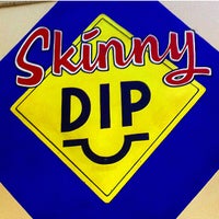 Das Foto wurde bei Skinny Dip Cafe von Skinny Dip Cafe am 8/10/2015 aufgenommen
