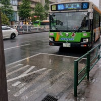 Photo taken at 麻布十番駅前(一ノ橋)バス停 by Q-ROCK⊿ き. on 4/29/2022