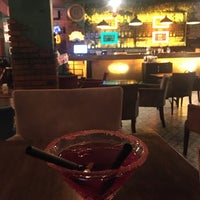 Photo prise au Medellin Lounge Bar par Mert Ç. le11/13/2021