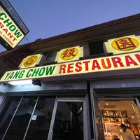 รูปภาพถ่ายที่ Yang Chow Restaurant โดย Anya F. เมื่อ 7/6/2023