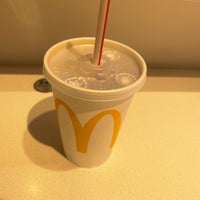 Photo taken at McDonald&amp;#39;s by 宮田 倫. on 6/14/2022