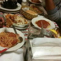 Das Foto wurde bei Tony&amp;#39;s Pizzeria &amp;amp; Restaurant von Kristine M. am 12/29/2016 aufgenommen