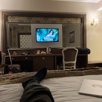 Photo taken at Grand Altuntaş Hotel by Ömer F. on 4/18/2022
