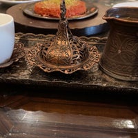 Das Foto wurde bei Aladdin Mediterranean Restaurant von Yousof am 3/25/2024 aufgenommen