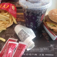 Photo taken at McDonald&amp;#39;s by Honã N. on 3/29/2017