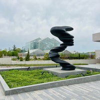 Foto diambil di Frederik Meijer Gardens &amp;amp; Sculpture Park oleh Avinash M. pada 5/15/2023