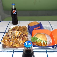 Foto diambil di South West ( Burger &amp;amp; Fries ) oleh 77. pada 3/14/2022