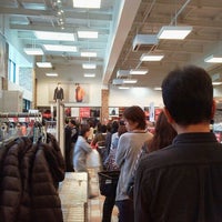 ユニクロ 2人の訪問者