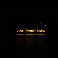 Das Foto wurde bei LPK Waterfront (Love Passion Karma) von Amrita G. am 3/26/2016 aufgenommen