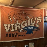 Photo taken at Virgil&amp;#39;s Real BBQ by Luis Miguel N. on 8/1/2023