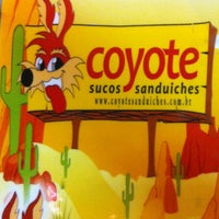 Foto tirada no(a) Coyote Sucos e Sanduíches por Germana M. em 11/23/2012