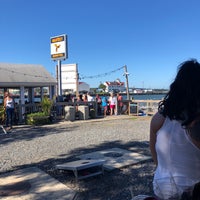 9/15/2018 tarihinde New Port Richey’s Guru Bill Z.ziyaretçi tarafından Sirens Bar and Grill'de çekilen fotoğraf