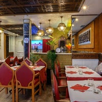 Foto tomada en Rasna Restaurant Indien  por Faraaz R. el 6/11/2021