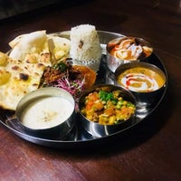 Foto tomada en Rasna Restaurant Indien  por Faraaz R. el 6/12/2021