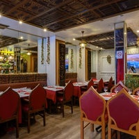 Foto tomada en Rasna Restaurant Indien  por Faraaz R. el 6/11/2021