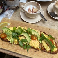 Photo taken at Le Pain Quotidien by Clara E. on 4/8/2023