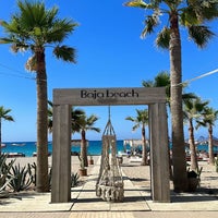 Das Foto wurde bei Baja Beach Club von M•ALAJMI am 8/8/2023 aufgenommen
