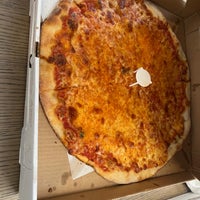 4/25/2023にKimmie O.がUnderground Pizzaで撮った写真