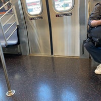 Photo taken at MTA Subway - Hewes St (J/M) by Kimmie O. on 10/17/2020