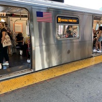 Снимок сделан в MTA Subway - M Train пользователем Kimmie O. 8/25/2019