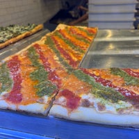 8/11/2020 tarihinde Kimmie O.ziyaretçi tarafından Marinara Pizza'de çekilen fotoğraf