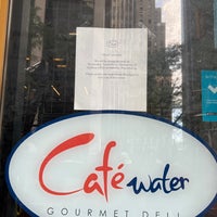 Foto tirada no(a) Cafe Water por Kimmie O. em 10/24/2023
