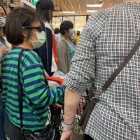Photo taken at US Supermarket 新龍興 by Kimmie O. on 5/15/2021