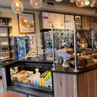4/29/2022 tarihinde Kimmie O.ziyaretçi tarafından Gregorys Coffee'de çekilen fotoğraf