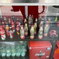 Photo taken at Centro Refrescante Coca Cola by Kimmie O. on 8/23/2022