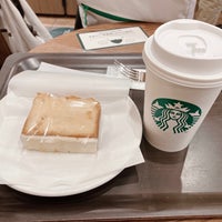 Photo taken at Starbucks by tyo on 4/23/2022