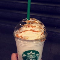 Foto scattata a Starbucks da Amber V. il 10/10/2015