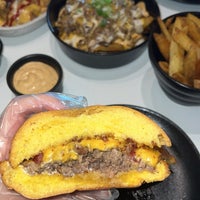 Foto diambil di Graviton Steak Burger oleh M pada 2/29/2024