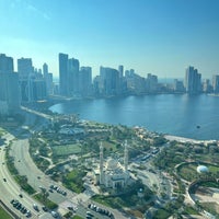 Foto tirada no(a) DoubleTree by Hilton Sharjah Waterfront Hotel &amp;amp; Residences por M.98 em 11/25/2022
