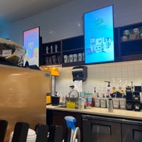 Photo taken at Starbucks by Lolaty🇺🇸🇸🇦🇦🇺♈️ on 9/28/2023