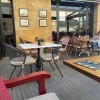 Photo taken at Forum Mandolin Cafe Restaurant by Maraz B. on 7/13/2023
