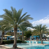 รูปภาพถ่ายที่ Hilton Salwa Beach Resort &amp;amp; Villas โดย 🧜🏽‍♀️ เมื่อ 4/14/2024