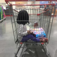 Photo taken at Makro by Nada P. on 6/17/2018