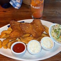 Photo taken at Duke&amp;#39;s Seafood Bellevue by Maria J. on 6/10/2023