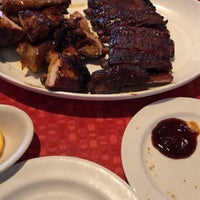 Photo taken at Lucille&amp;#39;s Smokehouse Bar-B-Que by Ale P. on 7/13/2019