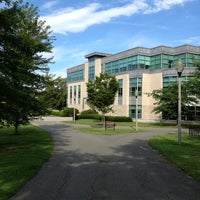 Foto scattata a Isenberg School of Management, UMass Amherst da Trista H. il 8/16/2013