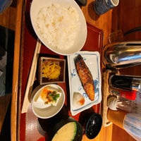 Photo taken at 焼魚食堂 魚角 東十条店 by ヒロレガーデン ホ. on 6/14/2022