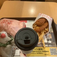 Photo taken at Lotteria by Akitoshi Y. on 3/26/2023