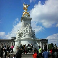 Photo taken at Buckingham Palace by Mhmtali on 5/29/2013