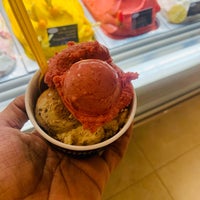 Photo taken at Giovanni L. - Gelato De Luxe by C/ M. on 5/15/2022