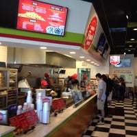 Foto diambil di MOOYAH Burgers, Fries &amp;amp; Shakes oleh Doug C. pada 5/5/2014