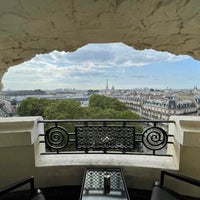 Photo taken at Hôtel Lutetia by 🦅 on 4/21/2024