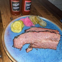 Снимок сделан в Texas Jack&amp;#39;s Barbecue пользователем منصور ب. 6/12/2023