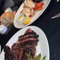 Photo prise au J. Gilbert&amp;#39;s Wood-Fired Steaks &amp;amp; Seafood par منصور ب. le6/28/2023
