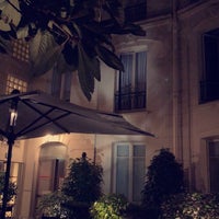 Foto diambil di Hôtel Elysées Union oleh Jayden K. pada 8/22/2021
