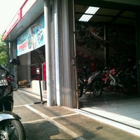 Photo taken at Dealer Yamaha Fanams Motor by Budi N. on 10/7/2012